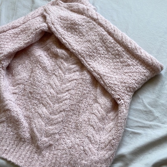 Aritzia light pink turtleneck sweater - Picture 3 of 7